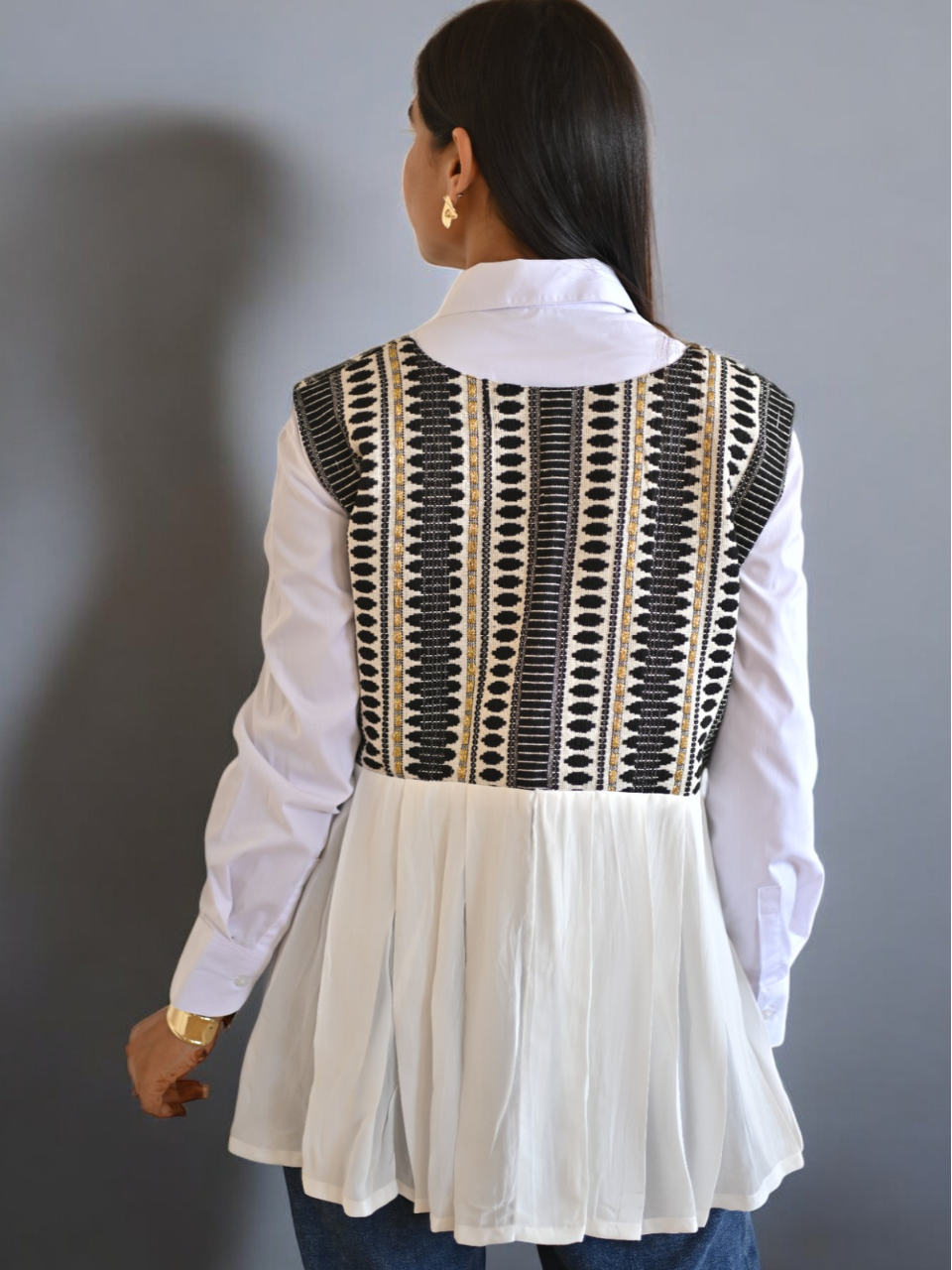 Monochrome Grace Shrug, black & white shrugs, handloom shrug, shrug for women
